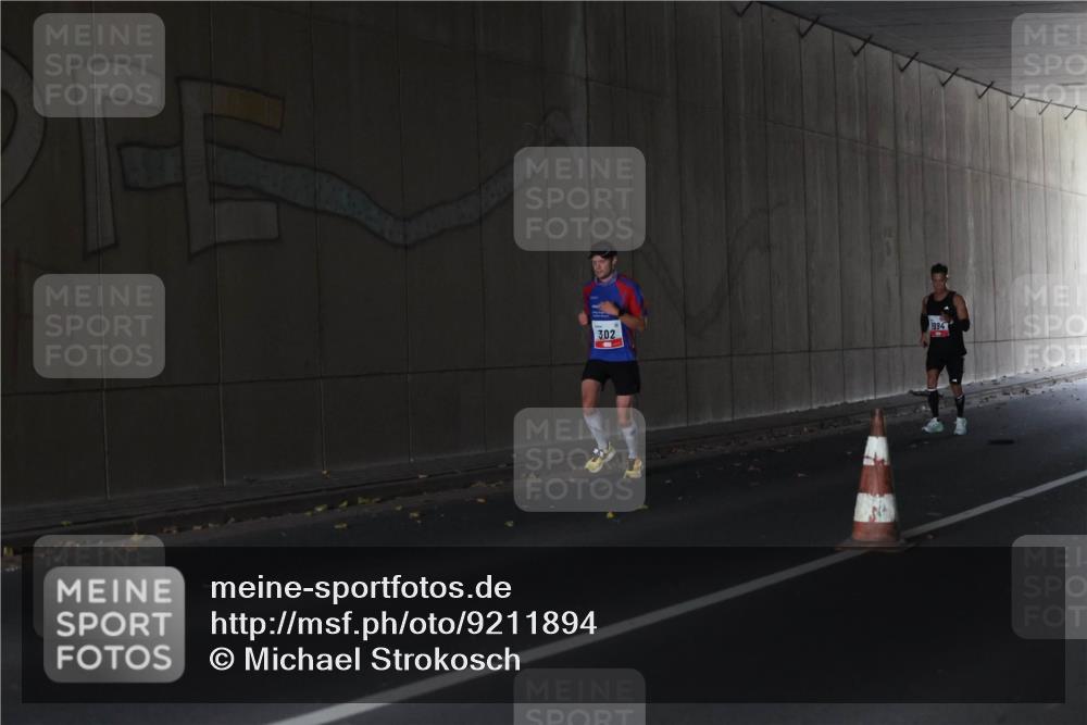 05.10.2025 - 20. swb-Marathon Bremen Michael Strokosch http://msf.ph/oto/9211894 05.10.2025 12:06:10 Laufen 1994, 302 meine-sportfotos.de