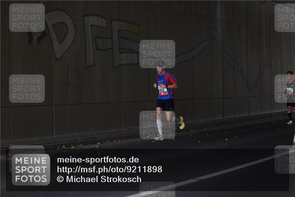 05.10.2025 - 20. swb-Marathon Bremen Michael Strokosch http://msf.ph/oto/9211898 05.10.2025 12:06:11 Laufen 302, 1994 meine-sportfotos.de