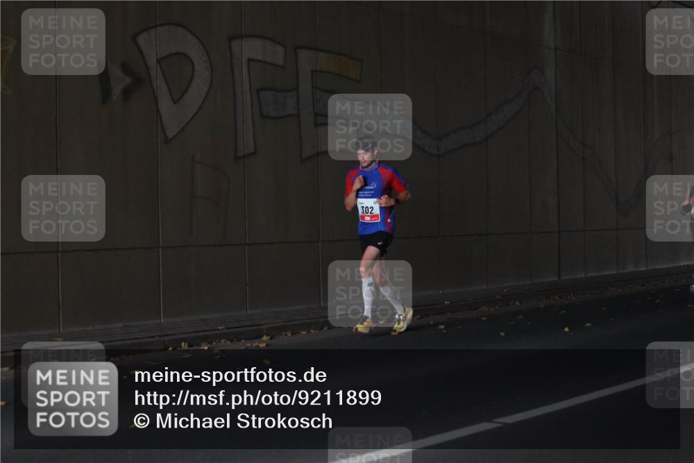 05.10.2025 - 20. swb-Marathon Bremen Michael Strokosch http://msf.ph/oto/9211899 05.10.2025 12:06:11 Laufen 302 meine-sportfotos.de