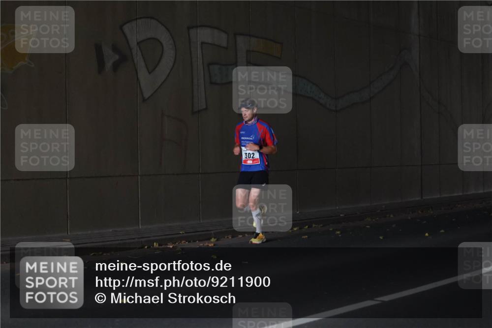 05.10.2025 - 20. swb-Marathon Bremen Michael Strokosch http://msf.ph/oto/9211900 05.10.2025 12:06:11 Laufen 302 meine-sportfotos.de