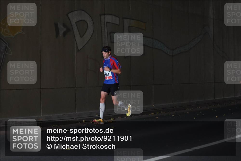 05.10.2025 - 20. swb-Marathon Bremen Michael Strokosch http://msf.ph/oto/9211901 05.10.2025 12:06:12 Laufen 302 meine-sportfotos.de