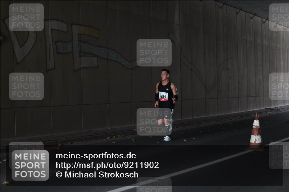 05.10.2025 - 20. swb-Marathon Bremen Michael Strokosch http://msf.ph/oto/9211902 05.10.2025 12:06:13 Laufen 1994 meine-sportfotos.de