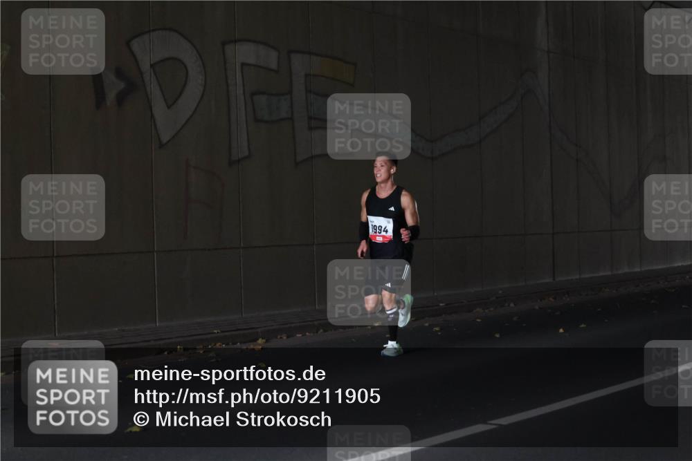 05.10.2025 - 20. swb-Marathon Bremen Michael Strokosch http://msf.ph/oto/9211905 05.10.2025 12:06:13 Laufen 1994 meine-sportfotos.de