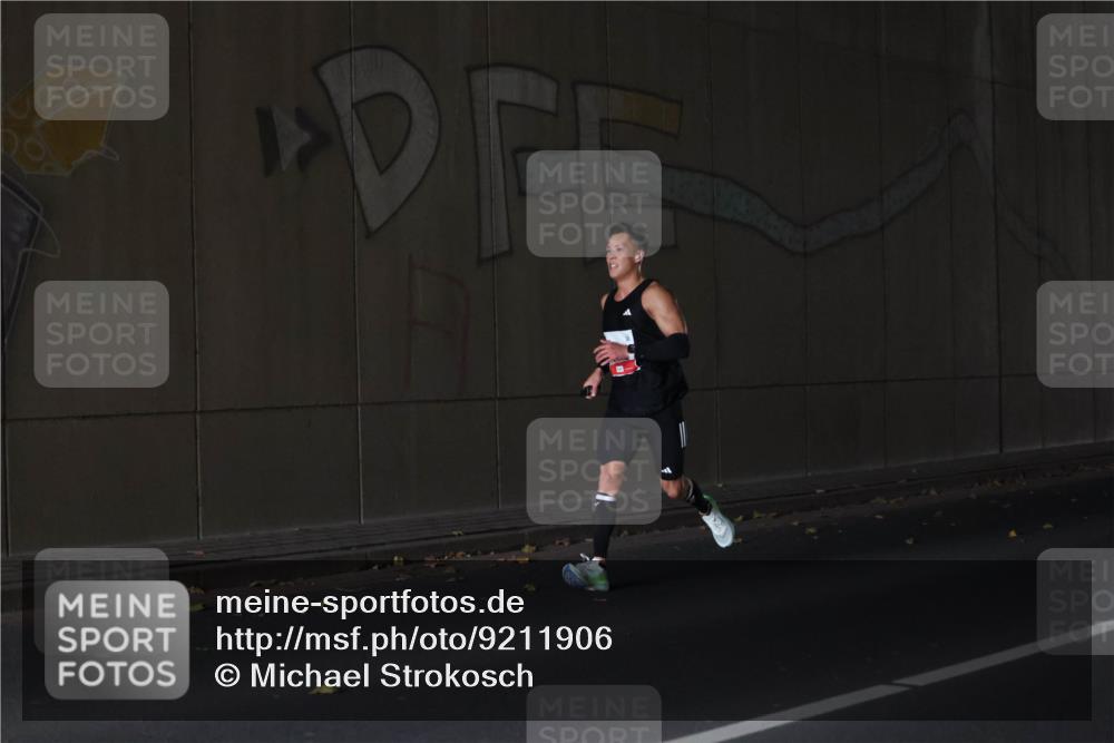 05.10.2025 - 20. swb-Marathon Bremen Michael Strokosch http://msf.ph/oto/9211906 05.10.2025 12:06:14 Laufen  meine-sportfotos.de
