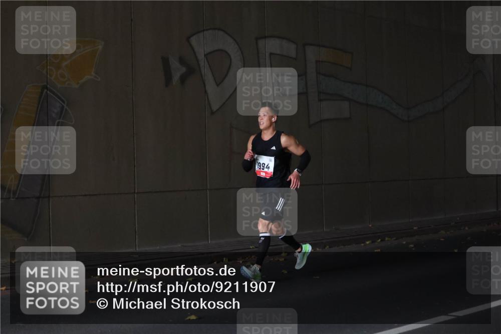 05.10.2025 - 20. swb-Marathon Bremen Michael Strokosch http://msf.ph/oto/9211907 05.10.2025 12:06:14 Laufen 994 meine-sportfotos.de
