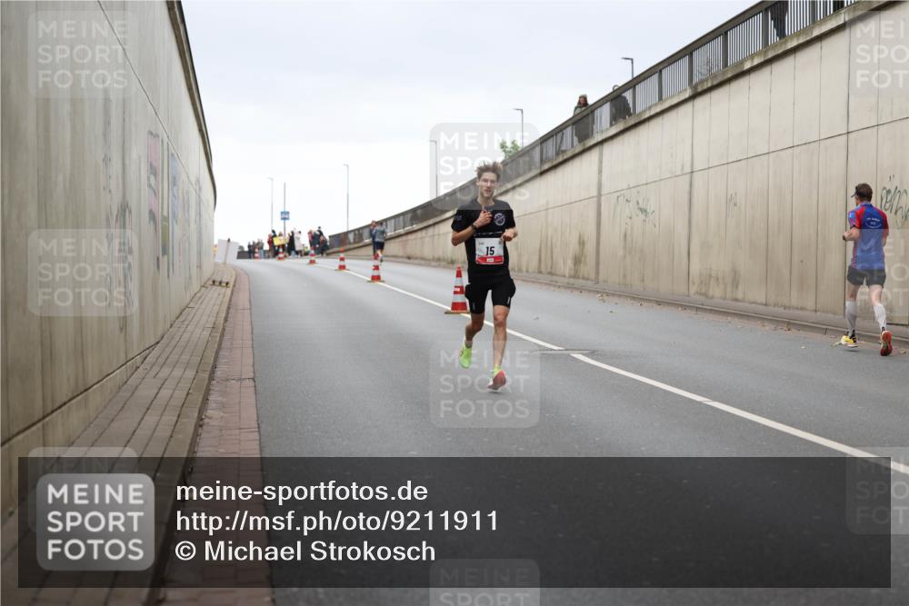 05.10.2025 - 20. swb-Marathon Bremen Michael Strokosch http://msf.ph/oto/9211911 05.10.2025 12:06:20 Laufen 15 meine-sportfotos.de