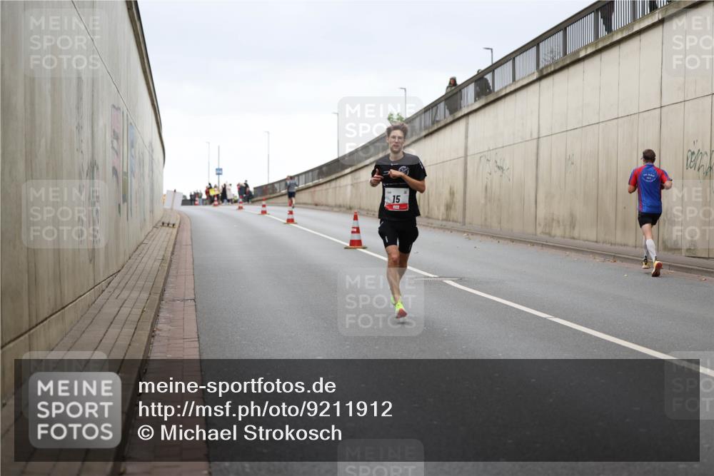05.10.2025 - 20. swb-Marathon Bremen Michael Strokosch http://msf.ph/oto/9211912 05.10.2025 12:06:20 Laufen 327, 15 meine-sportfotos.de