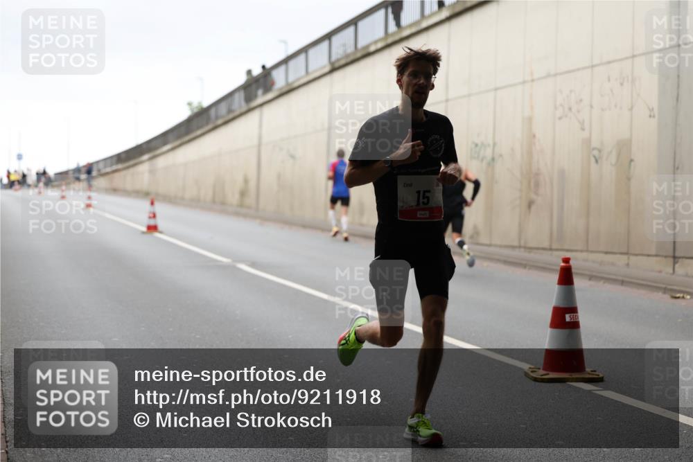 05.10.2025 - 20. swb-Marathon Bremen Michael Strokosch http://msf.ph/oto/9211918 05.10.2025 12:06:22 Laufen 15 meine-sportfotos.de