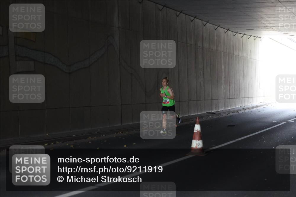 05.10.2025 - 20. swb-Marathon Bremen Michael Strokosch http://msf.ph/oto/9211919 05.10.2025 12:06:30 Laufen  meine-sportfotos.de