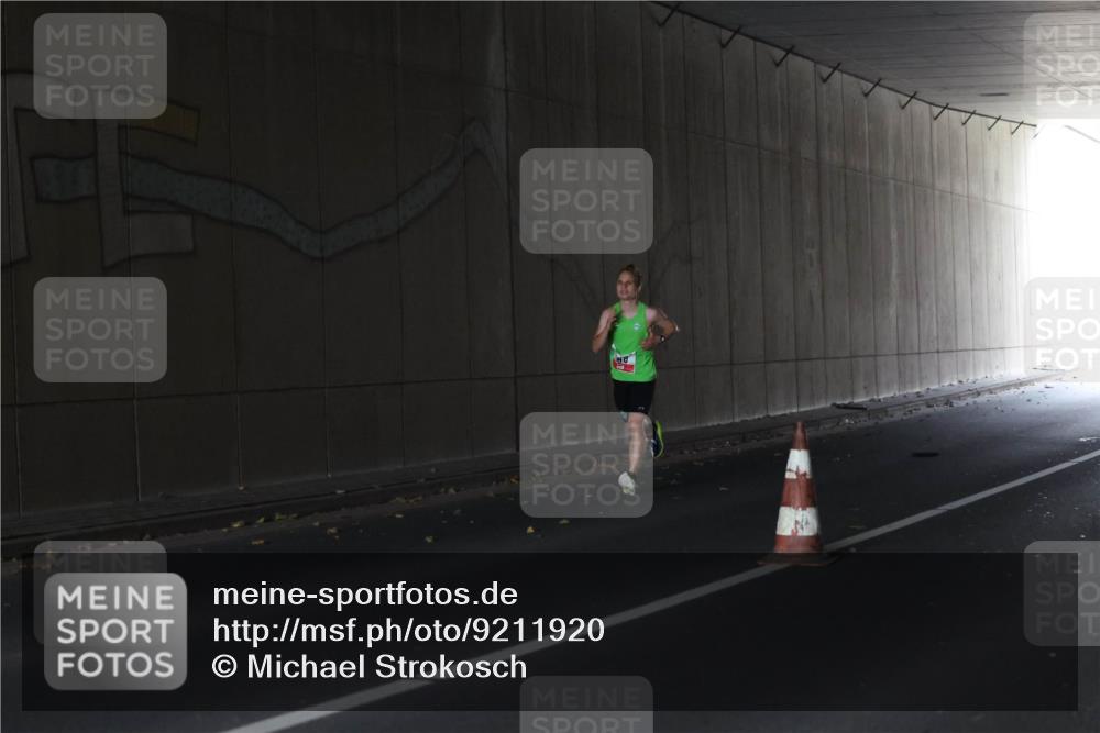 05.10.2025 - 20. swb-Marathon Bremen Michael Strokosch http://msf.ph/oto/9211920 05.10.2025 12:06:30 Laufen  meine-sportfotos.de