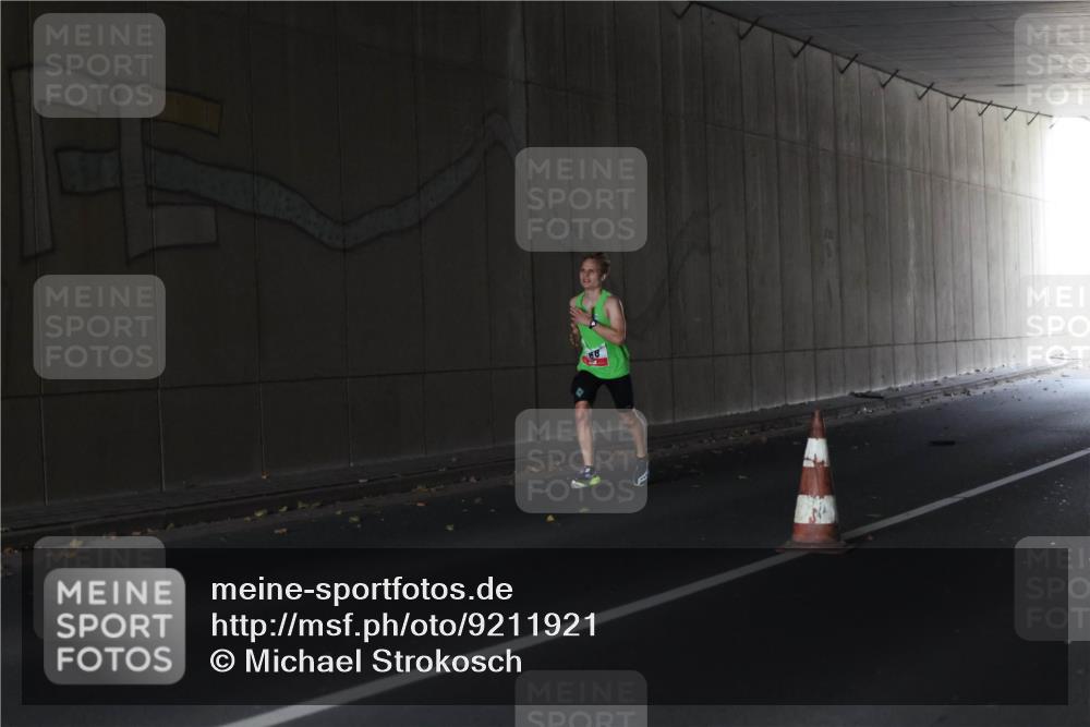 05.10.2025 - 20. swb-Marathon Bremen Michael Strokosch http://msf.ph/oto/9211921 05.10.2025 12:06:31 Laufen  meine-sportfotos.de