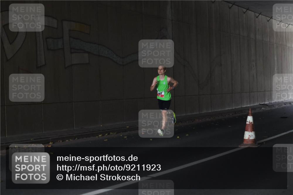 05.10.2025 - 20. swb-Marathon Bremen Michael Strokosch http://msf.ph/oto/9211923 05.10.2025 12:06:31 Laufen 8 meine-sportfotos.de
