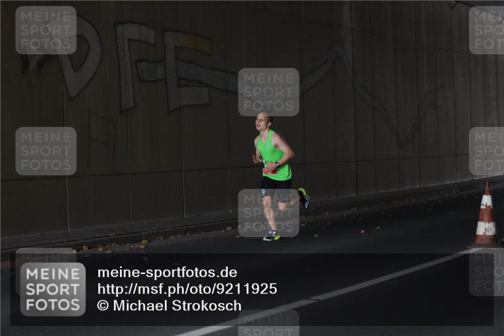 05.10.2025 - 20. swb-Marathon Bremen Michael Strokosch http://msf.ph/oto/9211925 05.10.2025 12:06:32 Laufen  meine-sportfotos.de