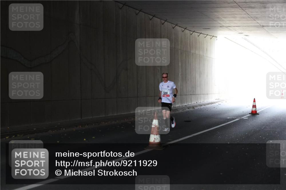 05.10.2025 - 20. swb-Marathon Bremen Michael Strokosch http://msf.ph/oto/9211929 05.10.2025 12:07:00 Laufen 308 meine-sportfotos.de