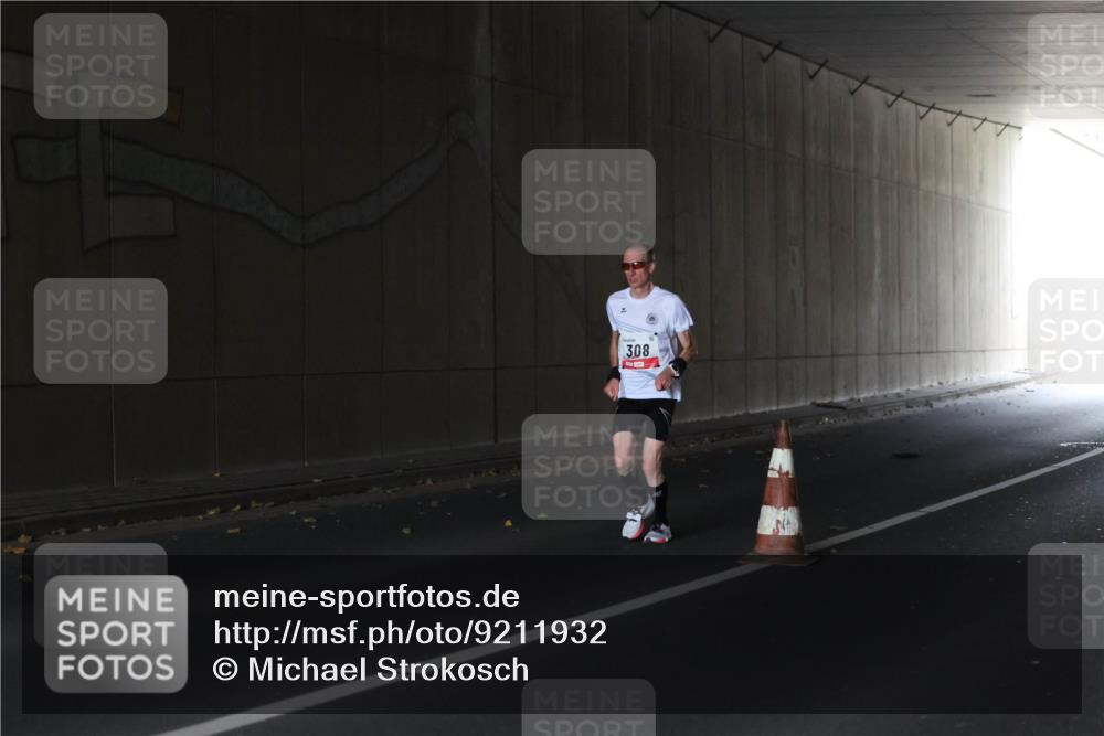 05.10.2025 - 20. swb-Marathon Bremen Michael Strokosch http://msf.ph/oto/9211932 05.10.2025 12:07:01 Laufen 308 meine-sportfotos.de