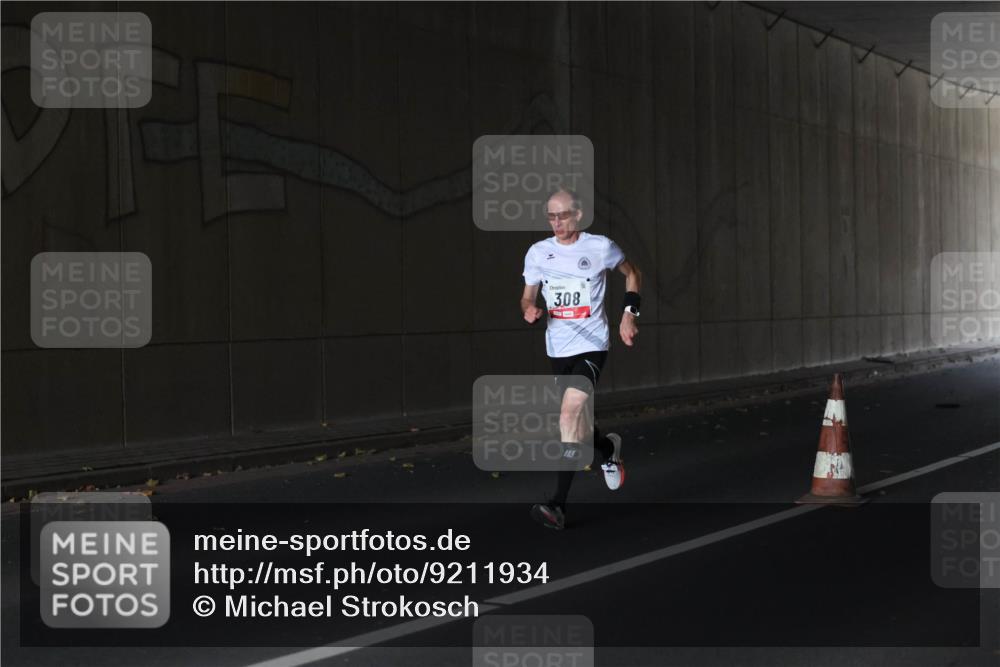 05.10.2025 - 20. swb-Marathon Bremen Michael Strokosch http://msf.ph/oto/9211934 05.10.2025 12:07:01 Laufen 308 meine-sportfotos.de