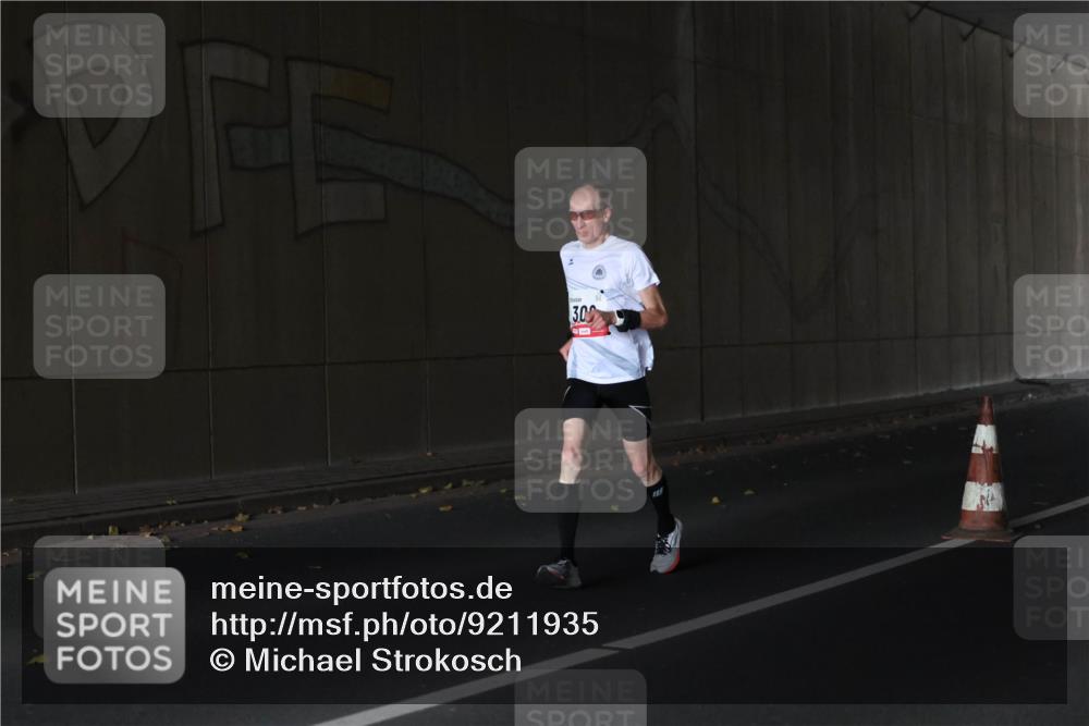 05.10.2025 - 20. swb-Marathon Bremen Michael Strokosch http://msf.ph/oto/9211935 05.10.2025 12:07:02 Laufen 3, 0 meine-sportfotos.de