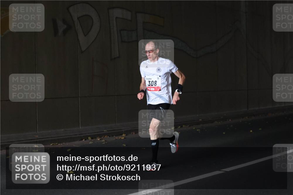 05.10.2025 - 20. swb-Marathon Bremen Michael Strokosch http://msf.ph/oto/9211937 05.10.2025 12:07:02 Laufen 308 meine-sportfotos.de
