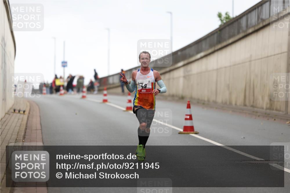 05.10.2025 - 20. swb-Marathon Bremen Michael Strokosch http://msf.ph/oto/9211945 05.10.2025 12:08:01 Laufen  meine-sportfotos.de