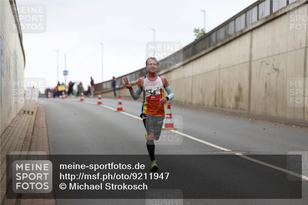 05.10.2025 - 20. swb-Marathon Bremen Michael Strokosch http://msf.ph/oto/9211947 05.10.2025 12:08:02 Laufen  meine-sportfotos.de