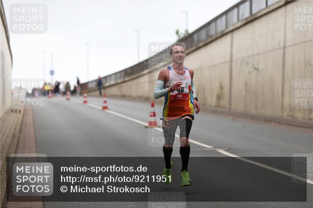 05.10.2025 - 20. swb-Marathon Bremen Michael Strokosch http://msf.ph/oto/9211951 05.10.2025 12:08:03 Laufen  meine-sportfotos.de