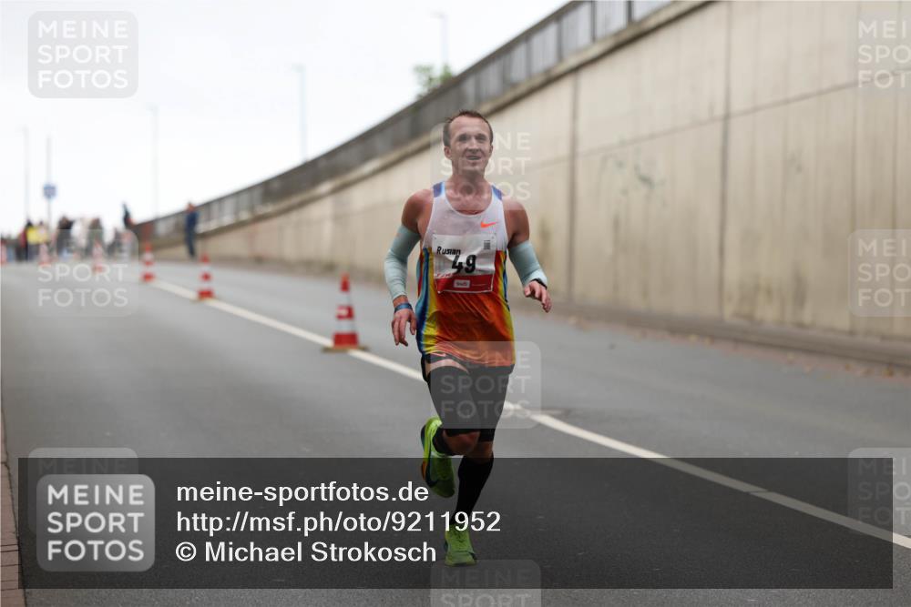 05.10.2025 - 20. swb-Marathon Bremen Michael Strokosch http://msf.ph/oto/9211952 05.10.2025 12:08:03 Laufen  meine-sportfotos.de