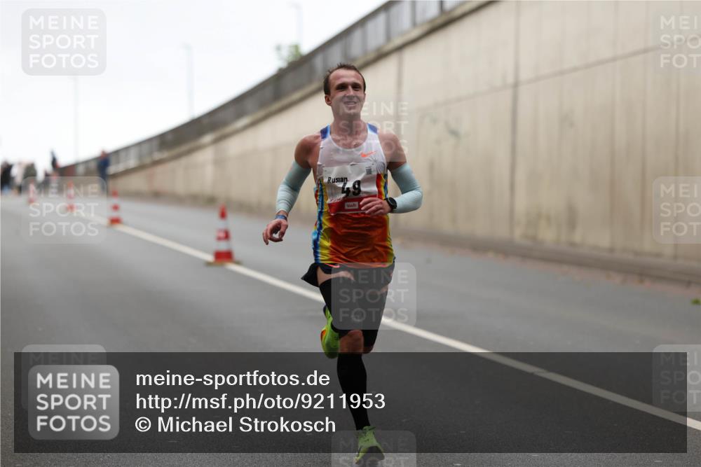 05.10.2025 - 20. swb-Marathon Bremen Michael Strokosch http://msf.ph/oto/9211953 05.10.2025 12:08:04 Laufen  meine-sportfotos.de