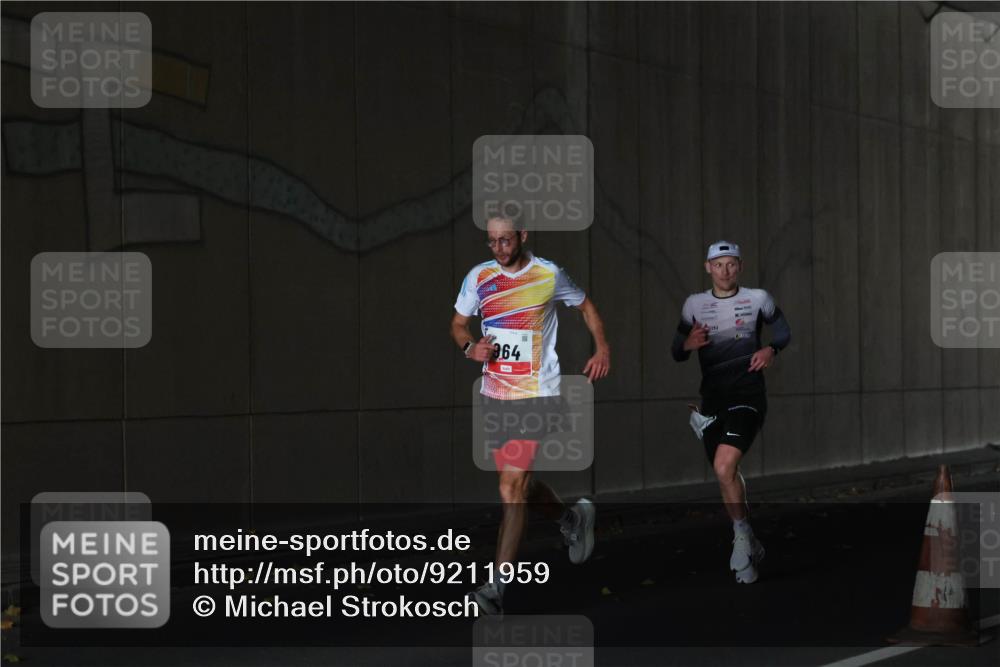 05.10.2025 - 20. swb-Marathon Bremen Michael Strokosch http://msf.ph/oto/9211959 05.10.2025 12:08:39 Laufen 964 meine-sportfotos.de