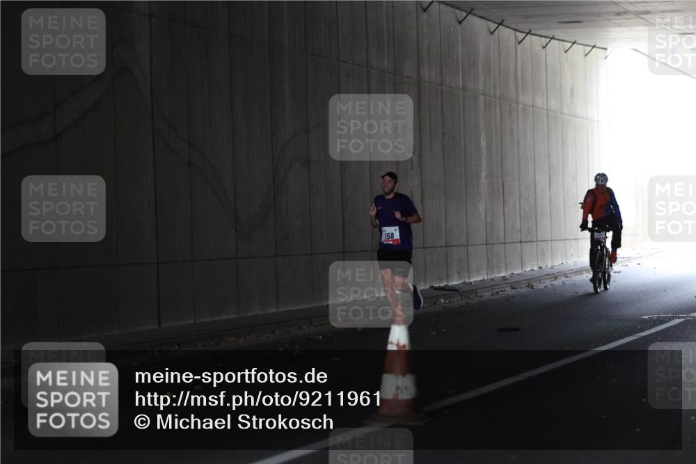 05.10.2025 - 20. swb-Marathon Bremen Michael Strokosch http://msf.ph/oto/9211961 05.10.2025 12:08:43 Laufen 158 meine-sportfotos.de