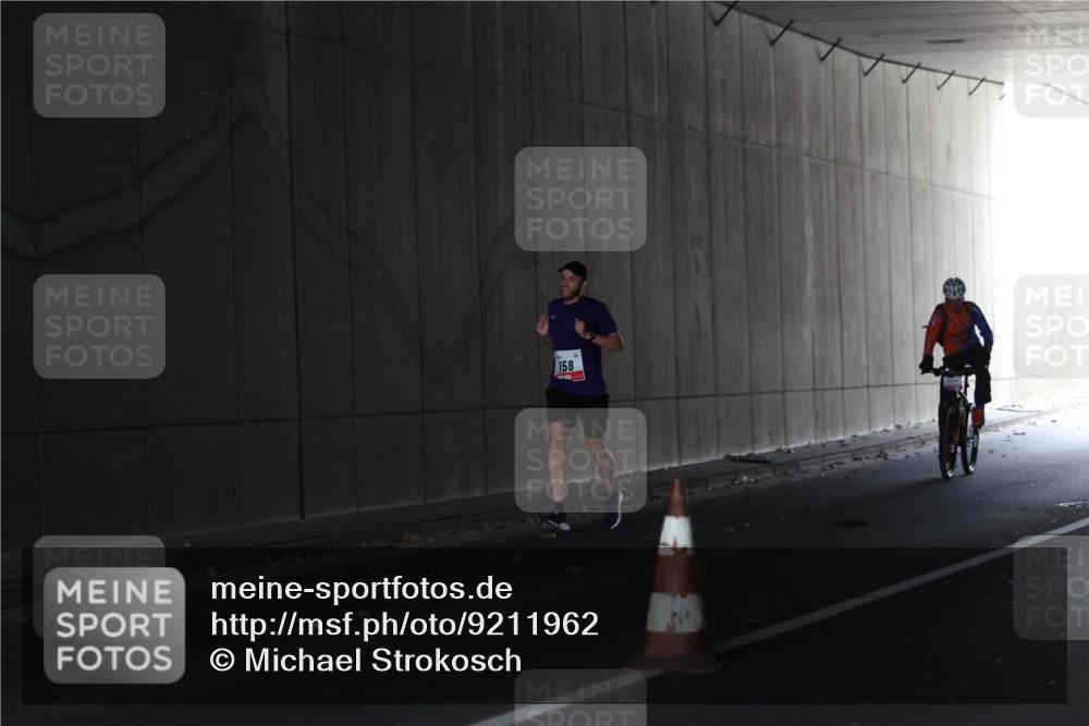 05.10.2025 - 20. swb-Marathon Bremen Michael Strokosch http://msf.ph/oto/9211962 05.10.2025 12:08:44 Laufen 158 meine-sportfotos.de