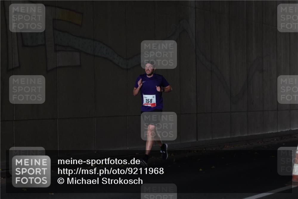 05.10.2025 - 20. swb-Marathon Bremen Michael Strokosch http://msf.ph/oto/9211968 05.10.2025 12:08:46 Laufen 158 meine-sportfotos.de