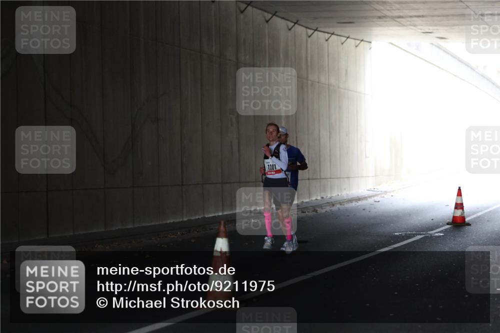 05.10.2025 - 20. swb-Marathon Bremen Michael Strokosch http://msf.ph/oto/9211975 05.10.2025 12:08:54 Laufen 1101 meine-sportfotos.de