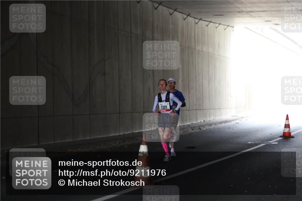 05.10.2025 - 20. swb-Marathon Bremen Michael Strokosch http://msf.ph/oto/9211976 05.10.2025 12:08:54 Laufen 1101 meine-sportfotos.de