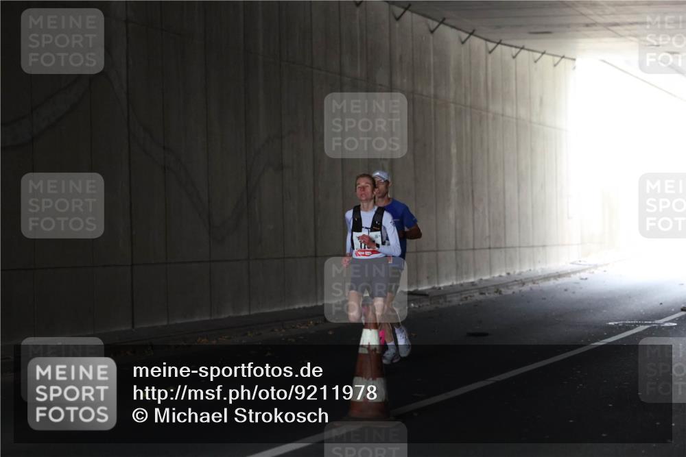 05.10.2025 - 20. swb-Marathon Bremen Michael Strokosch http://msf.ph/oto/9211978 05.10.2025 12:08:55 Laufen  meine-sportfotos.de