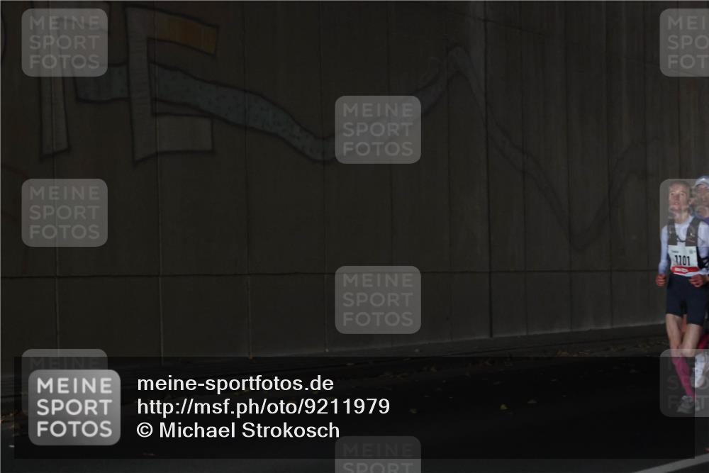 05.10.2025 - 20. swb-Marathon Bremen Michael Strokosch http://msf.ph/oto/9211979 05.10.2025 12:08:55 Laufen 1101 meine-sportfotos.de