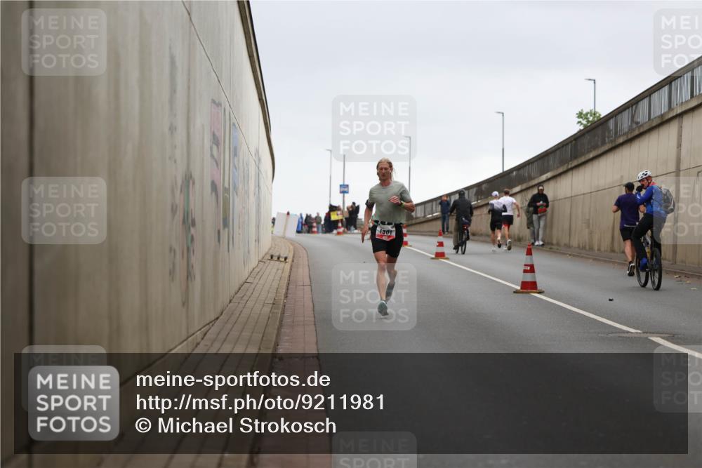 05.10.2025 - 20. swb-Marathon Bremen Michael Strokosch http://msf.ph/oto/9211981 05.10.2025 12:09:00 Laufen 1501 meine-sportfotos.de