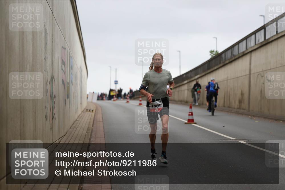 05.10.2025 - 20. swb-Marathon Bremen Michael Strokosch http://msf.ph/oto/9211986 05.10.2025 12:09:02 Laufen 1301, 3 meine-sportfotos.de