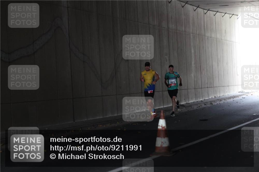 05.10.2025 - 20. swb-Marathon Bremen Michael Strokosch http://msf.ph/oto/9211991 05.10.2025 12:09:22 Laufen 953 meine-sportfotos.de