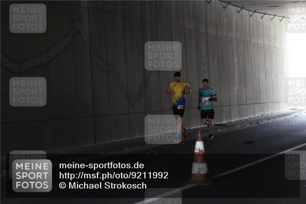 05.10.2025 - 20. swb-Marathon Bremen Michael Strokosch http://msf.ph/oto/9211992 05.10.2025 12:09:22 Laufen 953 meine-sportfotos.de