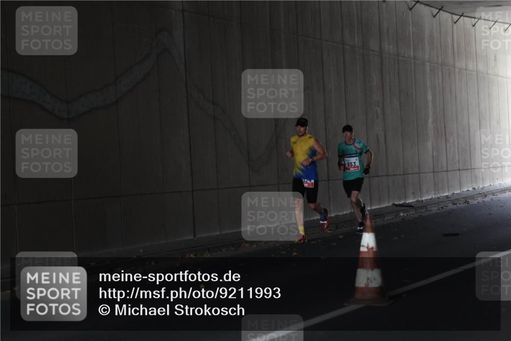 05.10.2025 - 20. swb-Marathon Bremen Michael Strokosch http://msf.ph/oto/9211993 05.10.2025 12:09:23 Laufen 023, 953 meine-sportfotos.de