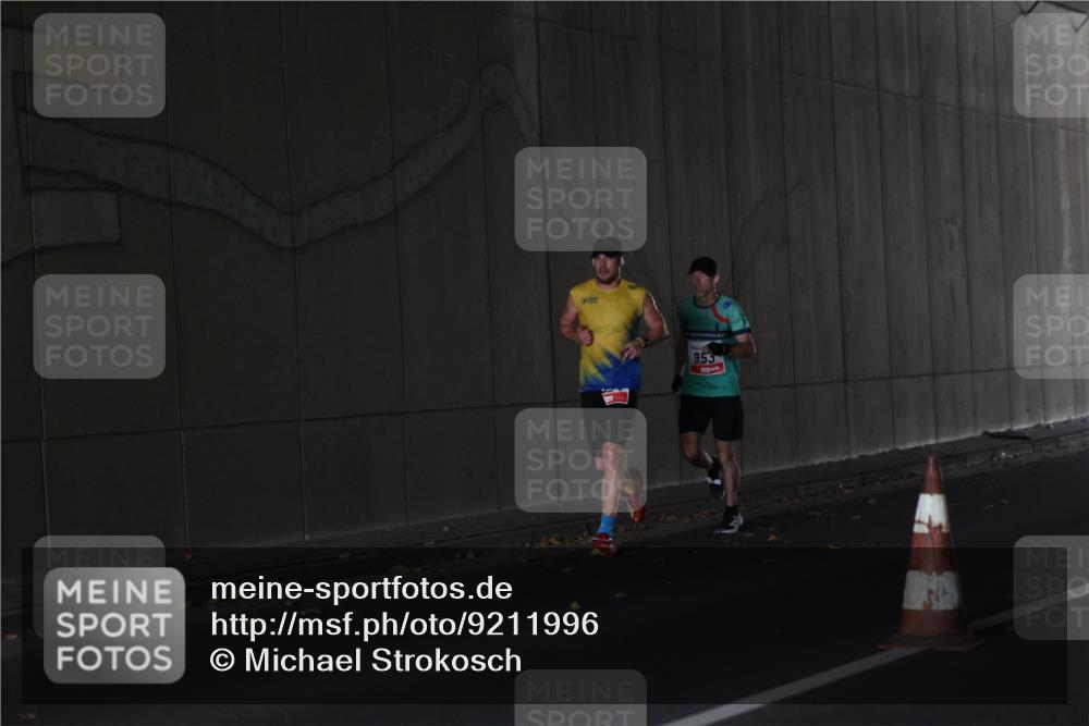 05.10.2025 - 20. swb-Marathon Bremen Michael Strokosch http://msf.ph/oto/9211996 05.10.2025 12:09:24 Laufen 953 meine-sportfotos.de