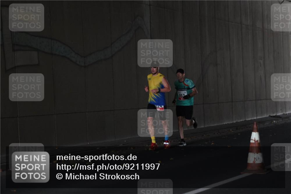 05.10.2025 - 20. swb-Marathon Bremen Michael Strokosch http://msf.ph/oto/9211997 05.10.2025 12:09:24 Laufen 124, 953 meine-sportfotos.de