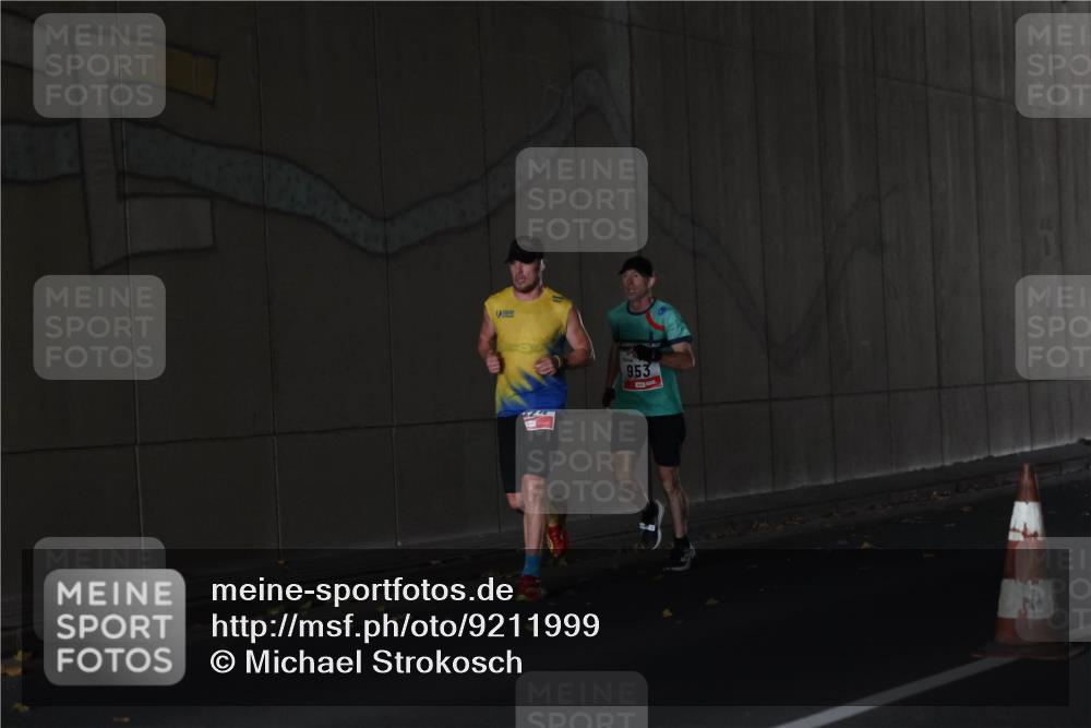 05.10.2025 - 20. swb-Marathon Bremen Michael Strokosch http://msf.ph/oto/9211999 05.10.2025 12:09:24 Laufen 953 meine-sportfotos.de