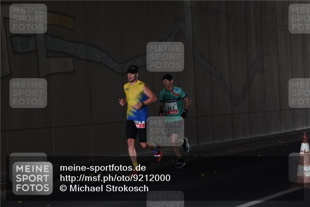 05.10.2025 - 20. swb-Marathon Bremen Michael Strokosch http://msf.ph/oto/9212000 05.10.2025 12:09:25 Laufen 24, 953 meine-sportfotos.de