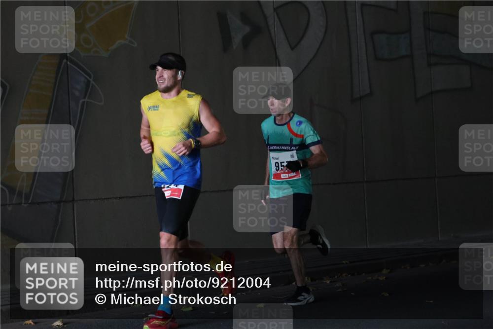 05.10.2025 - 20. swb-Marathon Bremen Michael Strokosch http://msf.ph/oto/9212004 05.10.2025 12:09:26 Laufen 95 meine-sportfotos.de