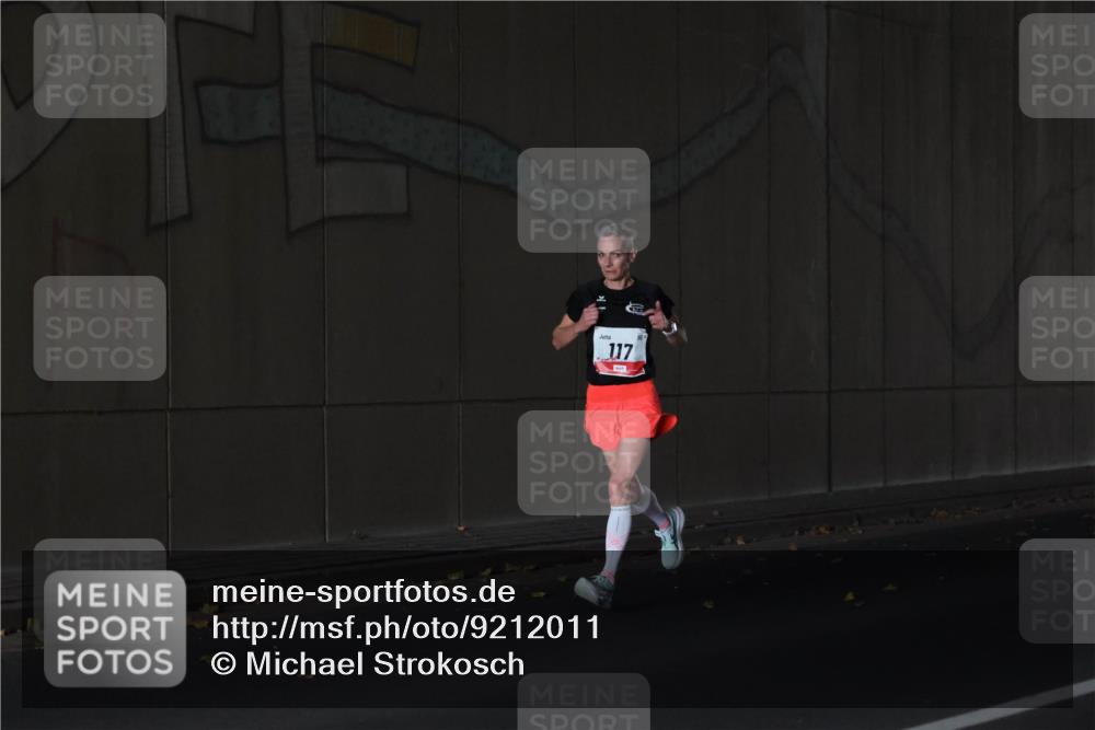 05.10.2025 - 20. swb-Marathon Bremen Michael Strokosch http://msf.ph/oto/9212011 05.10.2025 12:09:47 Laufen 117 meine-sportfotos.de