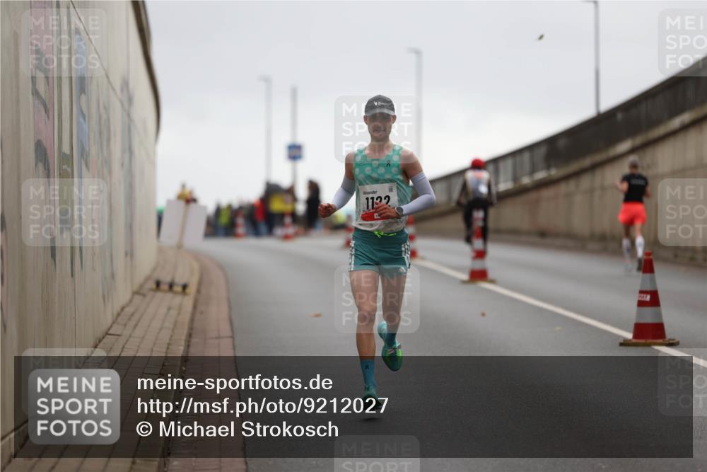 05.10.2025 - 20. swb-Marathon Bremen Michael Strokosch http://msf.ph/oto/9212027 05.10.2025 12:10:06 Laufen 1132 meine-sportfotos.de