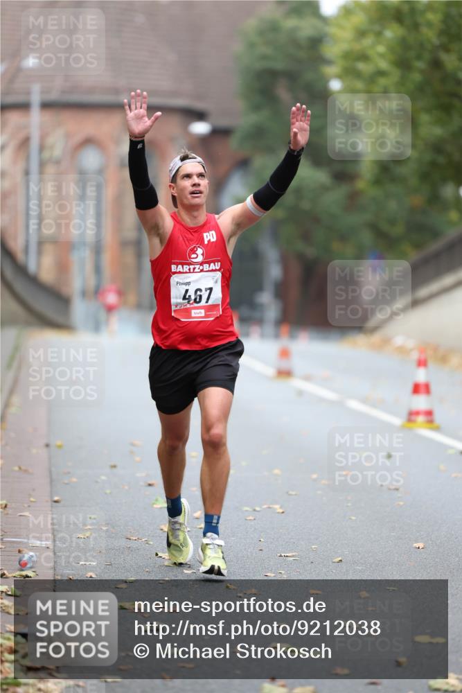 05.10.2025 - 20. swb-Marathon Bremen Michael Strokosch http://msf.ph/oto/9212038 05.10.2025 12:12:42 Laufen 467 meine-sportfotos.de
