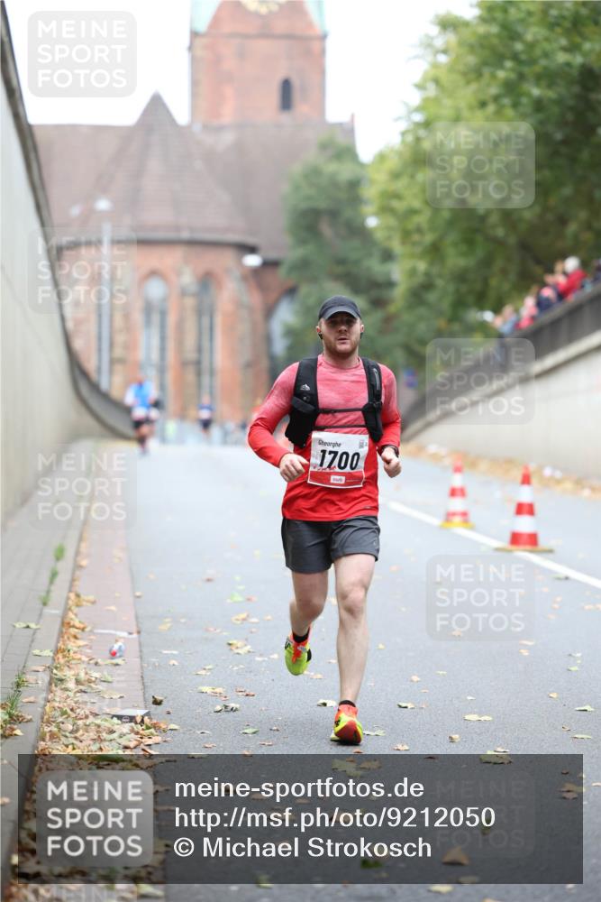 05.10.2025 - 20. swb-Marathon Bremen Michael Strokosch http://msf.ph/oto/9212050 05.10.2025 12:13:09 Laufen 1700 meine-sportfotos.de