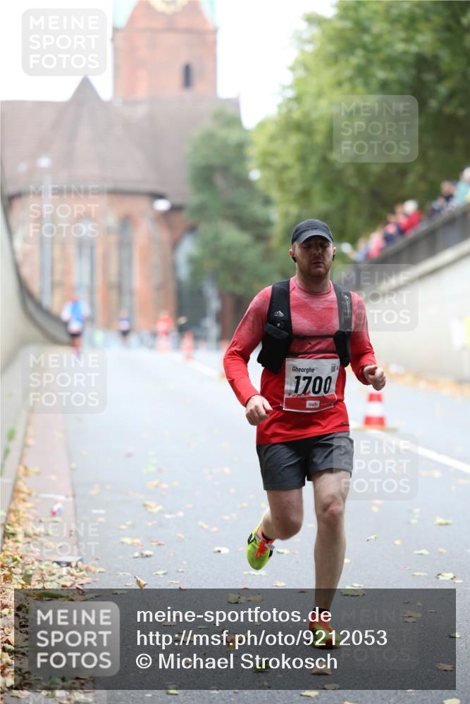 05.10.2025 - 20. swb-Marathon Bremen Michael Strokosch http://msf.ph/oto/9212053 05.10.2025 12:13:09 Laufen 1700 meine-sportfotos.de